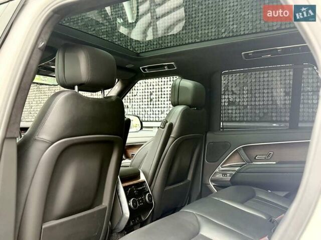 Ленд Ровер Рендж Ровер 2022 в Киеве на Automoto.ua Белый Ленд Ровер Рендж Ровер, объемом двигателя 4.4 л и пробегом 44 тыс. км за 167777 $, фото 10 на Automoto.ua