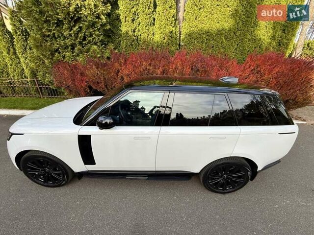 Білий Ленд Ровер Рендж Ровер, об'ємом двигуна 4.4 л та пробігом 44 тис. км за 163000 $, фото 11 на Automoto.ua