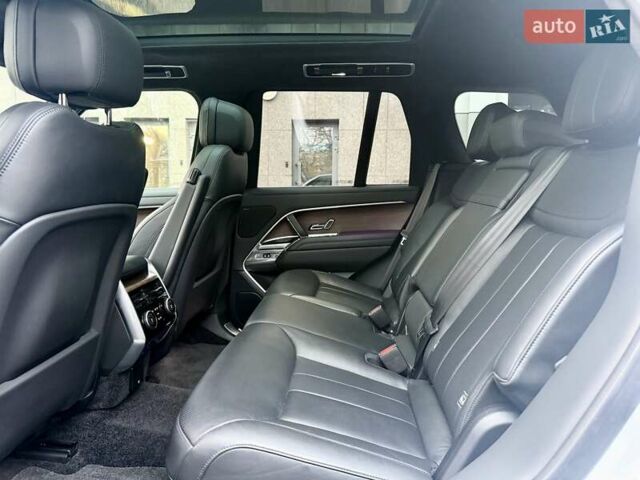 Білий Ленд Ровер Рендж Ровер, об'ємом двигуна 4.4 л та пробігом 47 тис. км за 163000 $, фото 25 на Automoto.ua