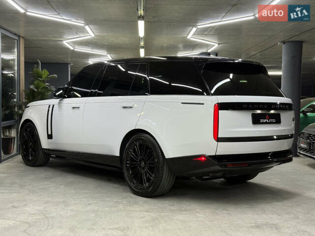 Білий Ленд Ровер Рендж Ровер, об'ємом двигуна 4.39 л та пробігом 51 тис. км за 150000 $, фото 10 на Automoto.ua