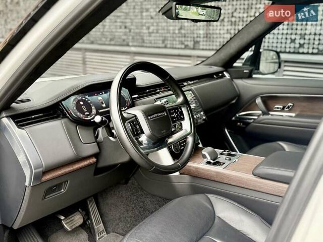 Ленд Ровер Рендж Ровер 2022 в Киеве на Automoto.ua Белый Ленд Ровер Рендж Ровер, объемом двигателя 4.4 л и пробегом 44 тыс. км за 167777 $, фото 7 на Automoto.ua