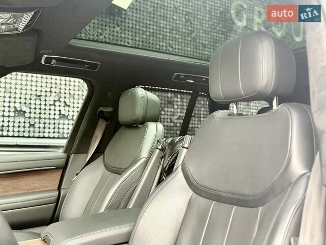 Ленд Ровер Рендж Ровер 2022 в Киеве на Automoto.ua Белый Ленд Ровер Рендж Ровер, объемом двигателя 4.4 л и пробегом 44 тыс. км за 167777 $, фото 9 на Automoto.ua