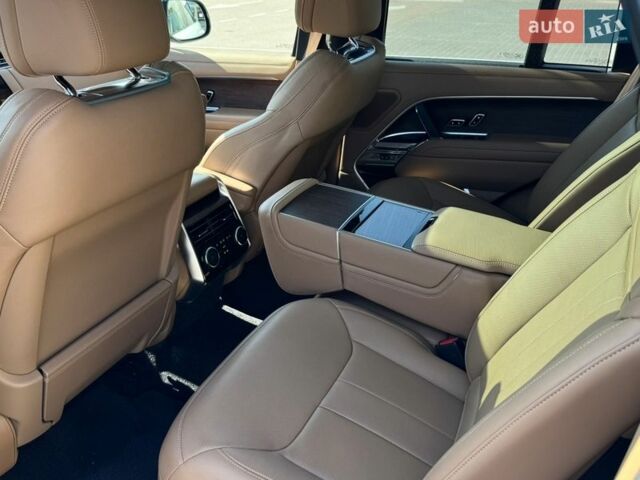 Білий Ленд Ровер Рендж Ровер, об'ємом двигуна 3 л та пробігом 18 тис. км за 175000 $, фото 17 на Automoto.ua