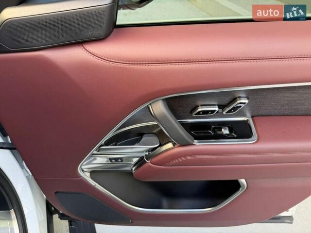 Белый Ленд Ровер Рендж Ровер, объемом двигателя 3 л и пробегом 46 тыс. км за 175000 $, фото 52 на Automoto.ua