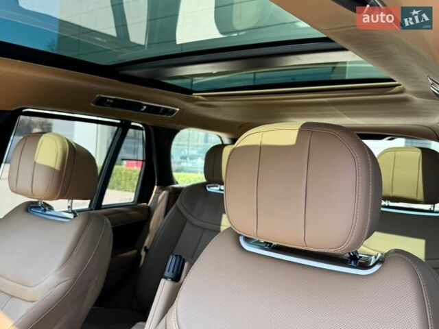 Білий Ленд Ровер Рендж Ровер, об'ємом двигуна 3 л та пробігом 18 тис. км за 175000 $, фото 12 на Automoto.ua