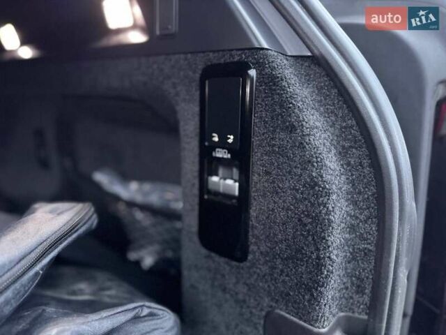 Белый Ленд Ровер Рендж Ровер, объемом двигателя 4.39 л и пробегом 20 тыс. км за 156000 $, фото 14 на Automoto.ua