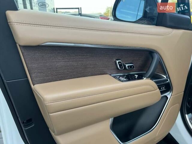 Белый Ленд Ровер Рендж Ровер, объемом двигателя 4.39 л и пробегом 48 тыс. км за 179000 $, фото 10 на Automoto.ua