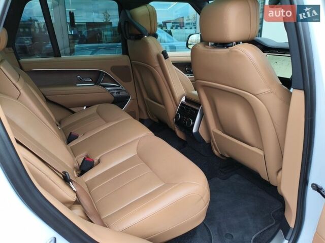 Білий Ленд Ровер Рендж Ровер, об'ємом двигуна 4.39 л та пробігом 72 тис. км за 149219 $, фото 64 на Automoto.ua