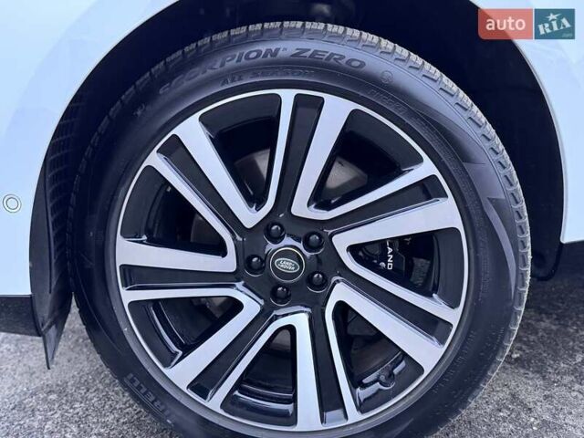 Белый Ленд Ровер Рендж Ровер, объемом двигателя 4.39 л и пробегом 20 тыс. км за 156000 $, фото 8 на Automoto.ua