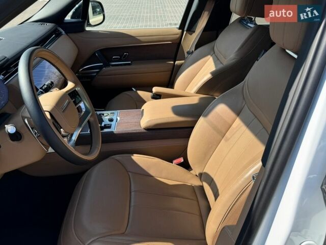 Білий Ленд Ровер Рендж Ровер, об'ємом двигуна 3 л та пробігом 18 тис. км за 175000 $, фото 11 на Automoto.ua