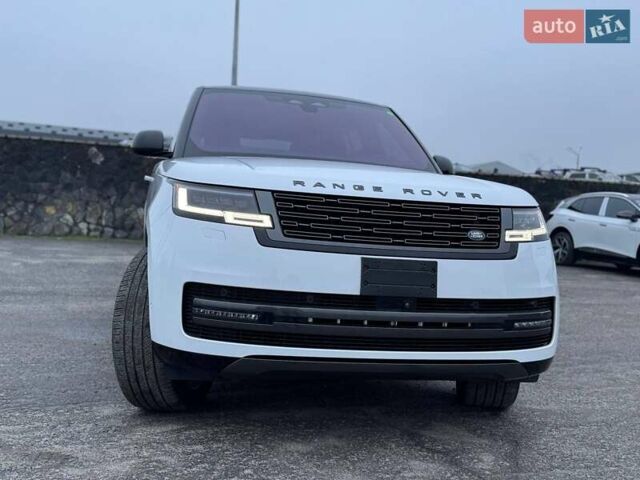 Белый Ленд Ровер Рендж Ровер, объемом двигателя 4.39 л и пробегом 20 тыс. км за 156000 $, фото 1 на Automoto.ua