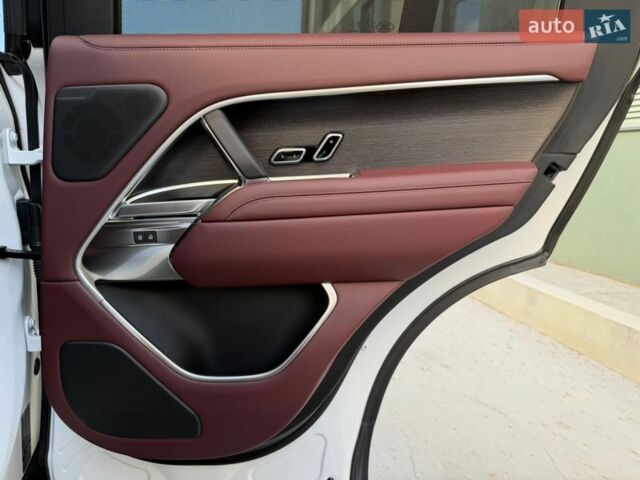 Белый Ленд Ровер Рендж Ровер, объемом двигателя 3 л и пробегом 46 тыс. км за 175000 $, фото 37 на Automoto.ua