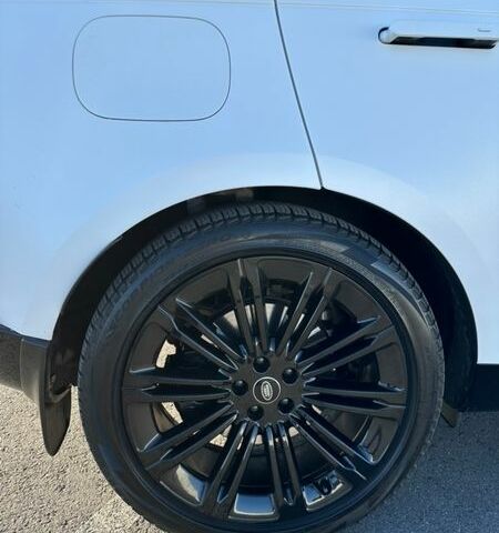 Білий Ленд Ровер Рендж Ровер, об'ємом двигуна 3 л та пробігом 80 тис. км за 150000 $, фото 48 на Automoto.ua