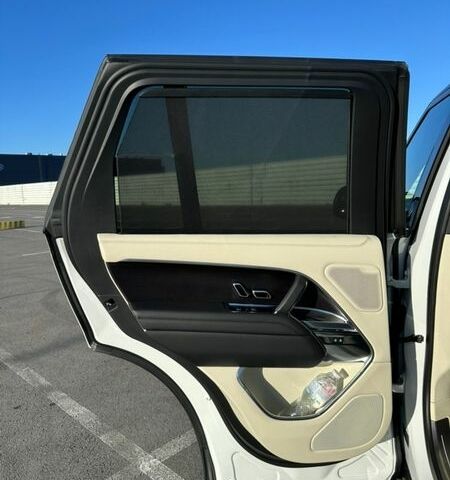 Білий Ленд Ровер Рендж Ровер, об'ємом двигуна 3 л та пробігом 80 тис. км за 150000 $, фото 41 на Automoto.ua