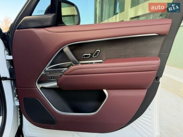 Белый Ленд Ровер Рендж Ровер, объемом двигателя 3 л и пробегом 46 тыс. км за 175000 $, фото 49 на Automoto.ua