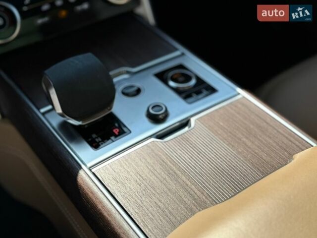 Білий Ленд Ровер Рендж Ровер, об'ємом двигуна 3 л та пробігом 18 тис. км за 175000 $, фото 13 на Automoto.ua