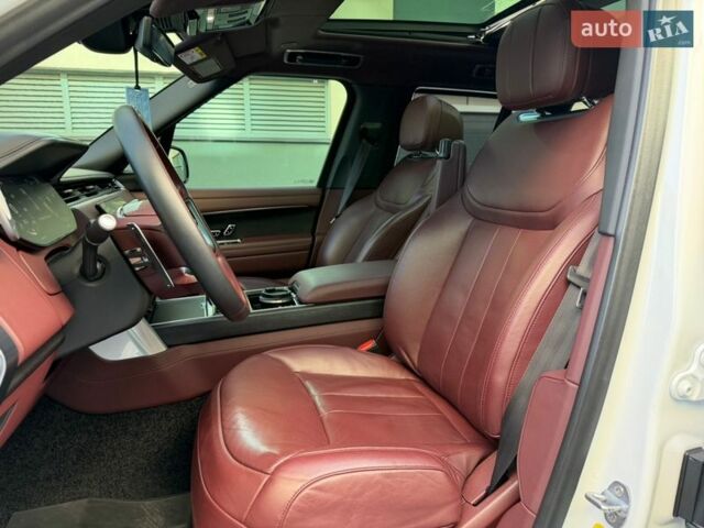 Белый Ленд Ровер Рендж Ровер, объемом двигателя 3 л и пробегом 46 тыс. км за 175000 $, фото 17 на Automoto.ua