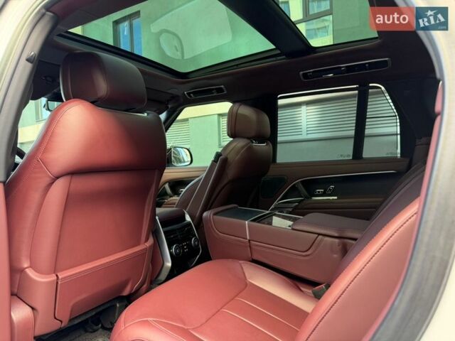 Белый Ленд Ровер Рендж Ровер, объемом двигателя 3 л и пробегом 46 тыс. км за 175000 $, фото 32 на Automoto.ua