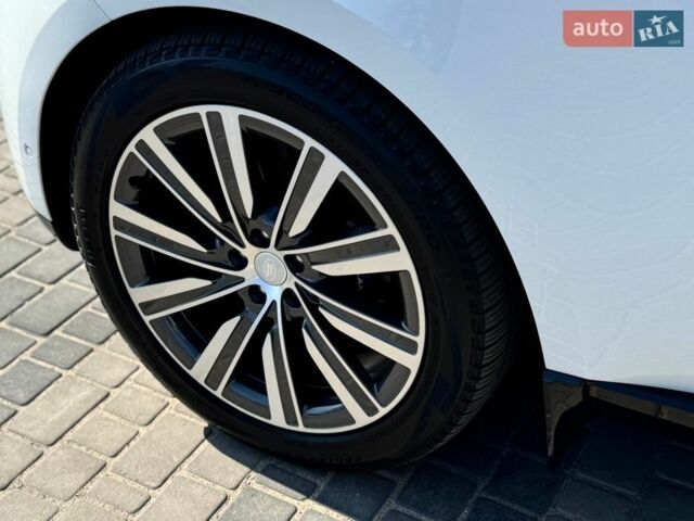 Білий Ленд Ровер Рендж Ровер, об'ємом двигуна 3 л та пробігом 18 тис. км за 175000 $, фото 7 на Automoto.ua