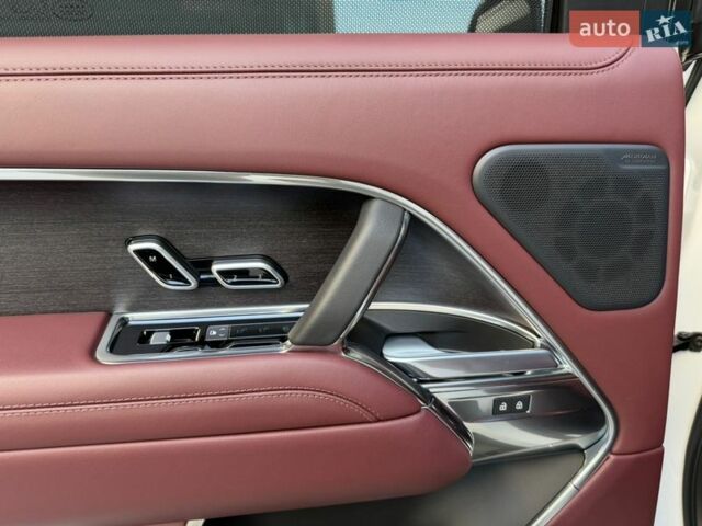 Белый Ленд Ровер Рендж Ровер, объемом двигателя 3 л и пробегом 46 тыс. км за 175000 $, фото 34 на Automoto.ua