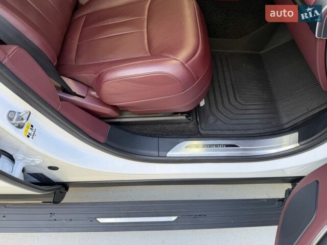 Белый Ленд Ровер Рендж Ровер, объемом двигателя 3 л и пробегом 46 тыс. км за 175000 $, фото 54 на Automoto.ua