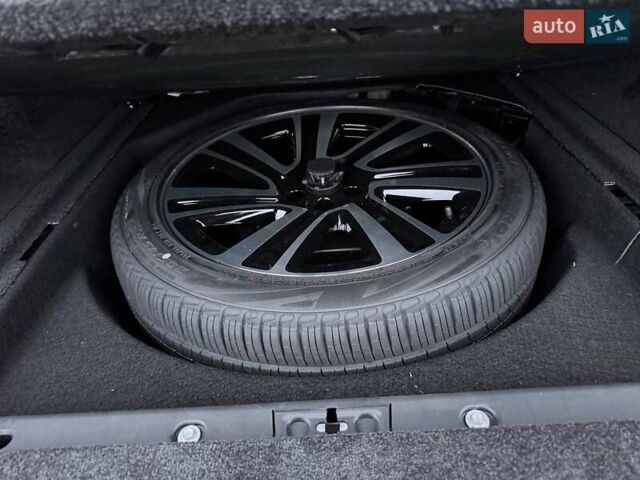 Белый Ленд Ровер Рендж Ровер, объемом двигателя 4.39 л и пробегом 20 тыс. км за 156000 $, фото 13 на Automoto.ua