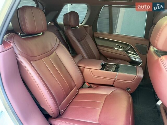 Белый Ленд Ровер Рендж Ровер, объемом двигателя 3 л и пробегом 46 тыс. км за 175000 $, фото 45 на Automoto.ua