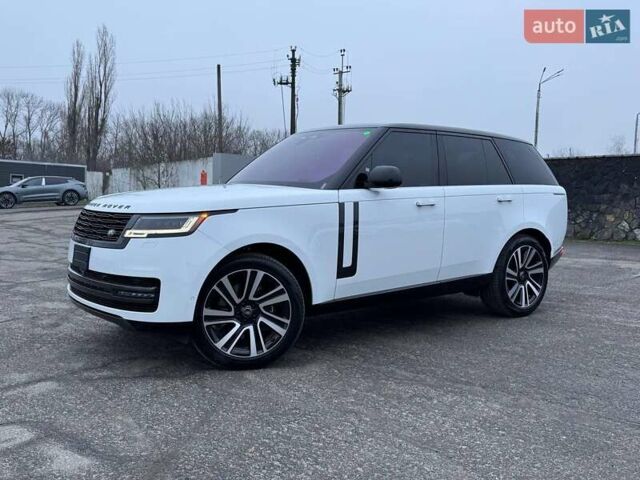 Белый Ленд Ровер Рендж Ровер, объемом двигателя 4.39 л и пробегом 20 тыс. км за 156000 $, фото 7 на Automoto.ua