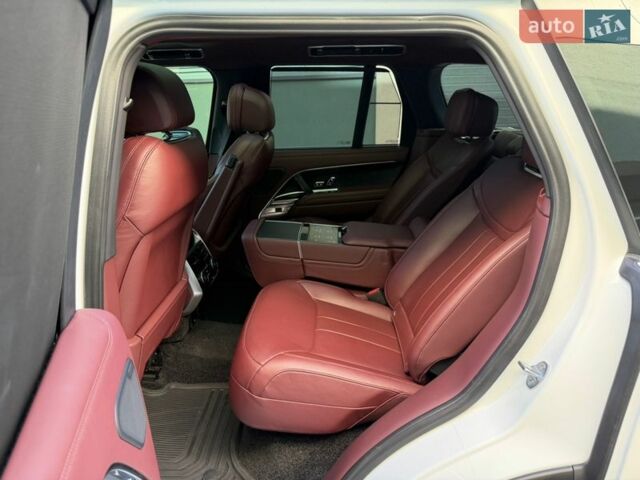 Белый Ленд Ровер Рендж Ровер, объемом двигателя 3 л и пробегом 46 тыс. км за 175000 $, фото 31 на Automoto.ua