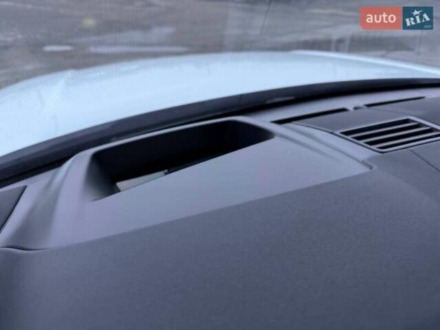 Белый Ленд Ровер Рендж Ровер, объемом двигателя 4.39 л и пробегом 20 тыс. км за 156000 $, фото 20 на Automoto.ua