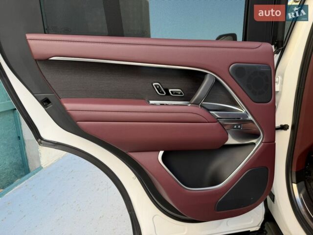 Белый Ленд Ровер Рендж Ровер, объемом двигателя 3 л и пробегом 46 тыс. км за 175000 $, фото 26 на Automoto.ua