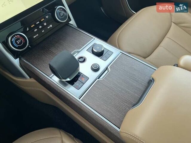 Белый Ленд Ровер Рендж Ровер, объемом двигателя 4.39 л и пробегом 48 тыс. км за 179000 $, фото 21 на Automoto.ua