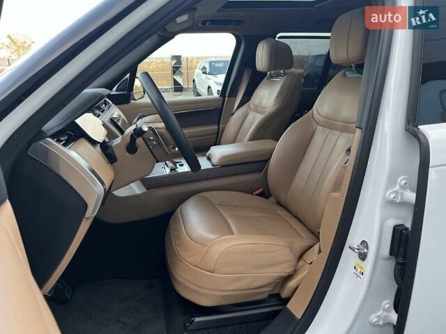 Белый Ленд Ровер Рендж Ровер, объемом двигателя 4.39 л и пробегом 48 тыс. км за 179000 $, фото 9 на Automoto.ua