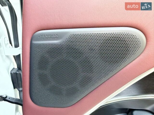 Белый Ленд Ровер Рендж Ровер, объемом двигателя 3 л и пробегом 46 тыс. км за 175000 $, фото 40 на Automoto.ua