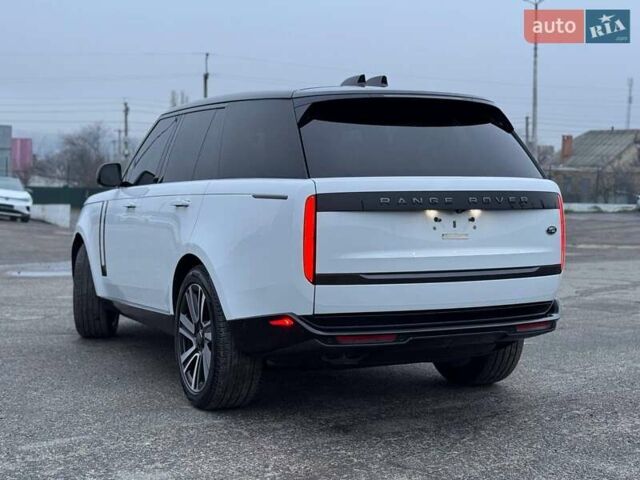 Белый Ленд Ровер Рендж Ровер, объемом двигателя 4.39 л и пробегом 20 тыс. км за 156000 $, фото 5 на Automoto.ua
