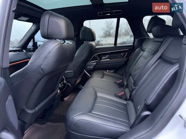 Белый Ленд Ровер Рендж Ровер, объемом двигателя 4.39 л и пробегом 20 тыс. км за 156000 $, фото 33 на Automoto.ua