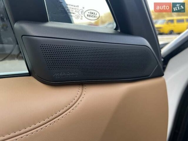 Белый Ленд Ровер Рендж Ровер, объемом двигателя 4.39 л и пробегом 48 тыс. км за 179000 $, фото 12 на Automoto.ua