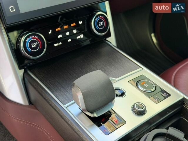 Белый Ленд Ровер Рендж Ровер, объемом двигателя 3 л и пробегом 46 тыс. км за 175000 $, фото 20 на Automoto.ua