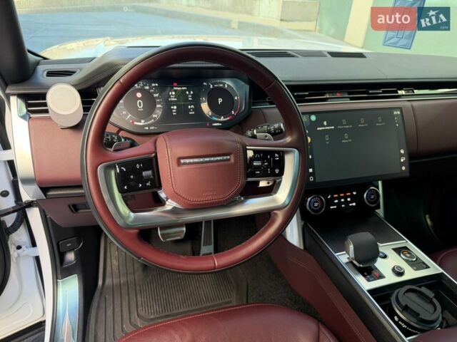 Белый Ленд Ровер Рендж Ровер, объемом двигателя 3 л и пробегом 46 тыс. км за 175000 $, фото 22 на Automoto.ua
