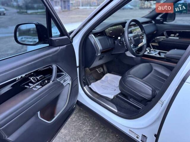 Белый Ленд Ровер Рендж Ровер, объемом двигателя 4.39 л и пробегом 20 тыс. км за 156000 $, фото 15 на Automoto.ua