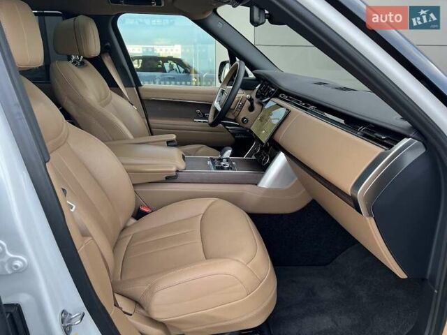 Белый Ленд Ровер Рендж Ровер, объемом двигателя 4.39 л и пробегом 48 тыс. км за 179000 $, фото 33 на Automoto.ua