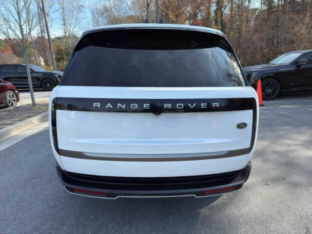 Белый Ленд Ровер Рендж Ровер, объемом двигателя 4.4 л и пробегом 27 тыс. км за 74000 $, фото 5 на Automoto.ua