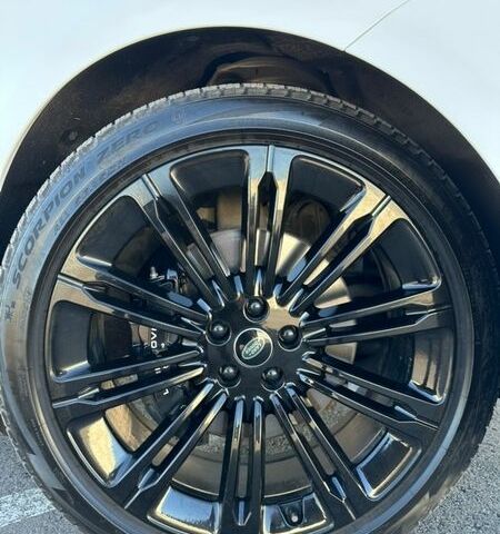 Білий Ленд Ровер Рендж Ровер, об'ємом двигуна 3 л та пробігом 80 тис. км за 150000 $, фото 47 на Automoto.ua