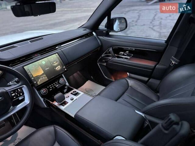 Белый Ленд Ровер Рендж Ровер, объемом двигателя 4.39 л и пробегом 20 тыс. км за 156000 $, фото 17 на Automoto.ua