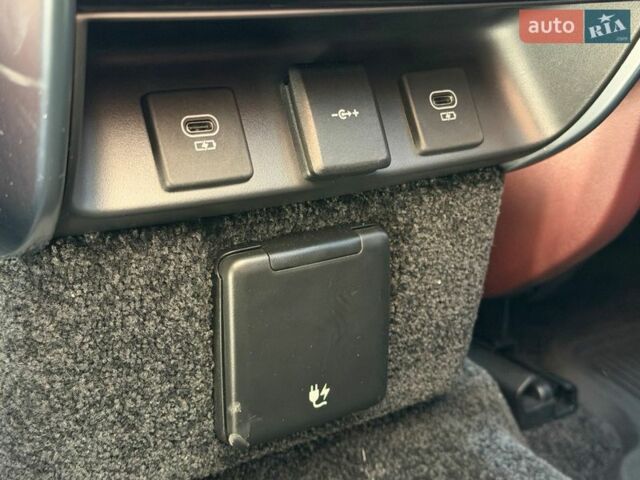 Белый Ленд Ровер Рендж Ровер, объемом двигателя 3 л и пробегом 46 тыс. км за 175000 $, фото 64 на Automoto.ua