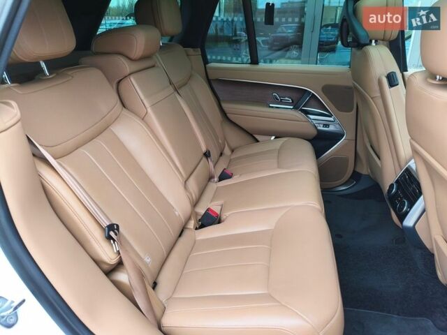 Білий Ленд Ровер Рендж Ровер, об'ємом двигуна 4.39 л та пробігом 72 тис. км за 149219 $, фото 65 на Automoto.ua