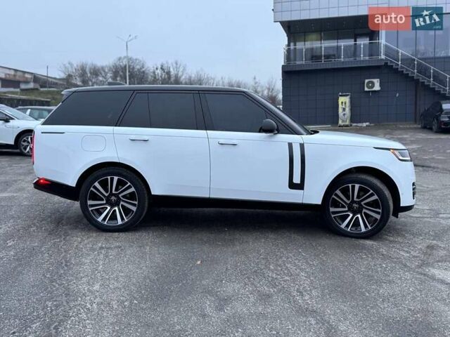 Белый Ленд Ровер Рендж Ровер, объемом двигателя 4.39 л и пробегом 20 тыс. км за 156000 $, фото 10 на Automoto.ua