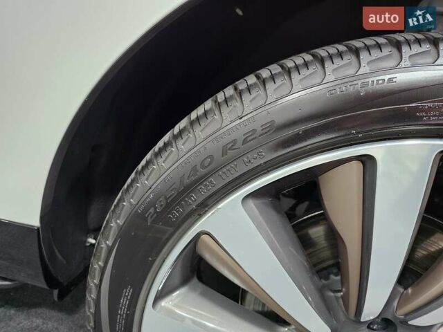 Белый Ленд Ровер Рендж Ровер, объемом двигателя 4.4 л и пробегом 1 тыс. км за 352923 $, фото 72 на Automoto.ua