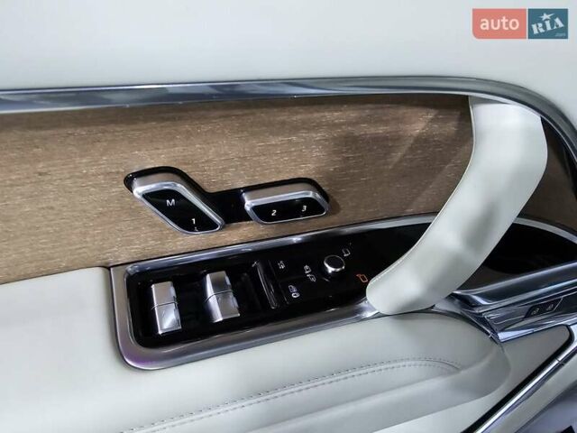 Ленд Ровер Рендж Ровер 2024 у Києві на Automoto.ua Білий Ленд Ровер Рендж Ровер, об'ємом двигуна 4.39 л та пробігом 1 тис. км за 399600 $, фото 37 на Automoto.ua