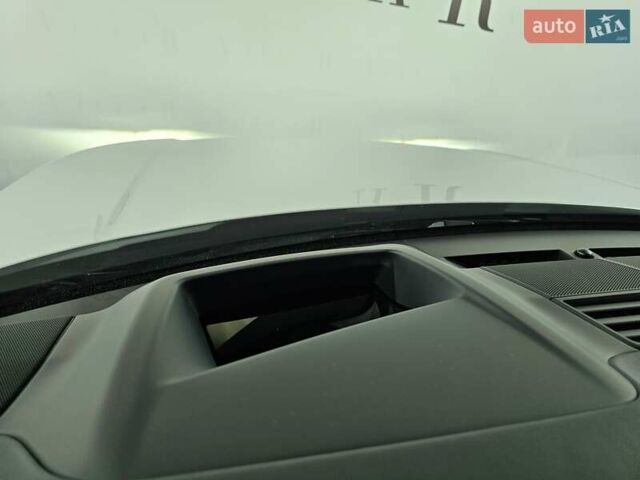 Белый Ленд Ровер Рендж Ровер, объемом двигателя 4.4 л и пробегом 1 тыс. км за 352923 $, фото 45 на Automoto.ua